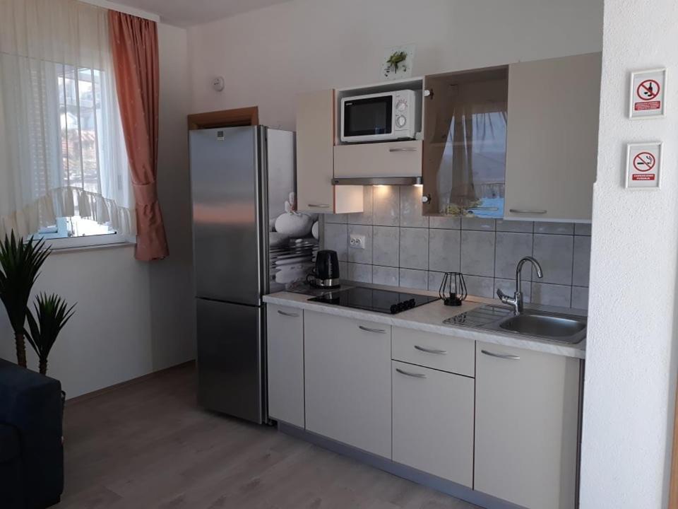Apartments Viki Трогір Екстер'єр фото