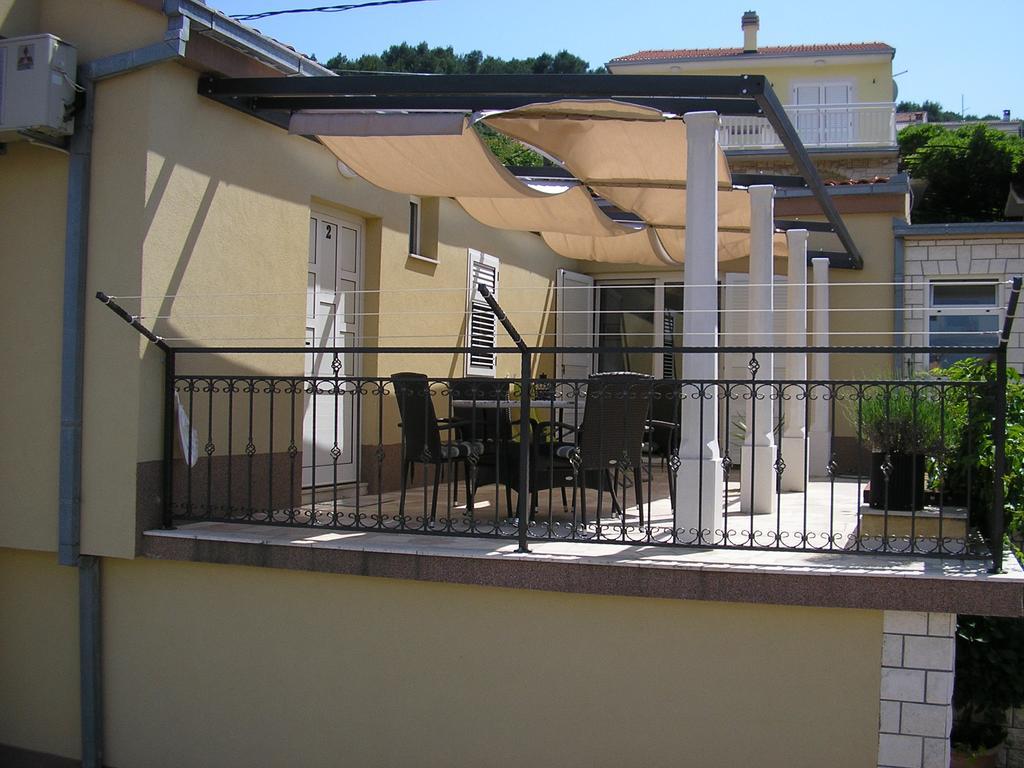 Apartments Viki Трогір Екстер'єр фото