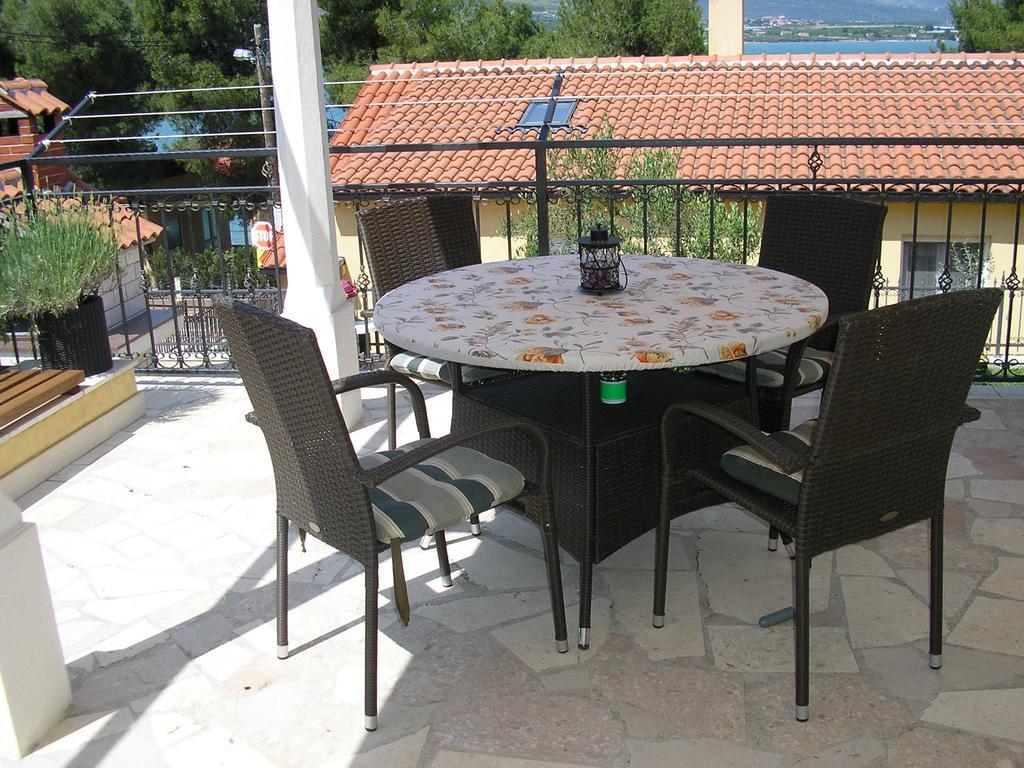 Apartments Viki Трогір Екстер'єр фото