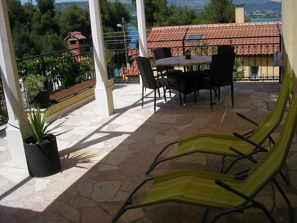 Apartments Viki Трогір Екстер'єр фото