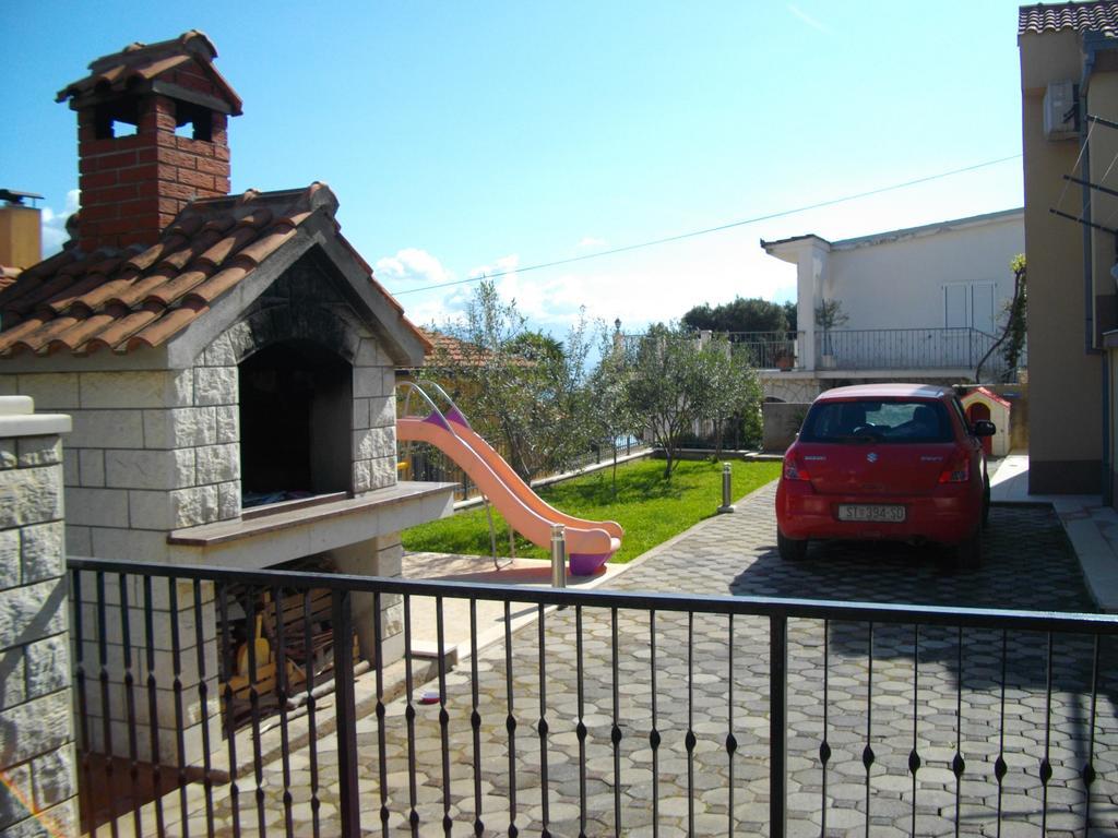 Apartments Viki Трогір Екстер'єр фото