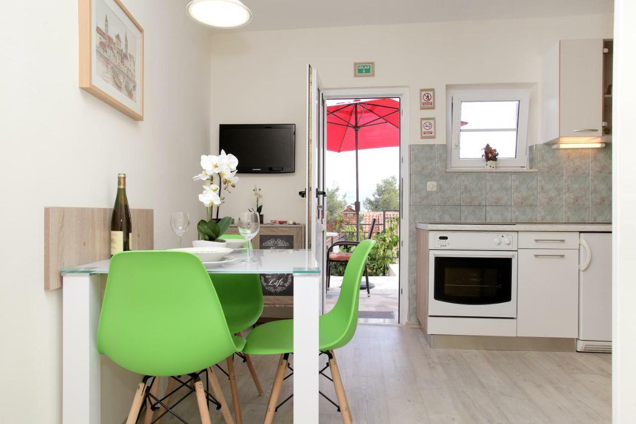 Apartments Viki Трогір Екстер'єр фото
