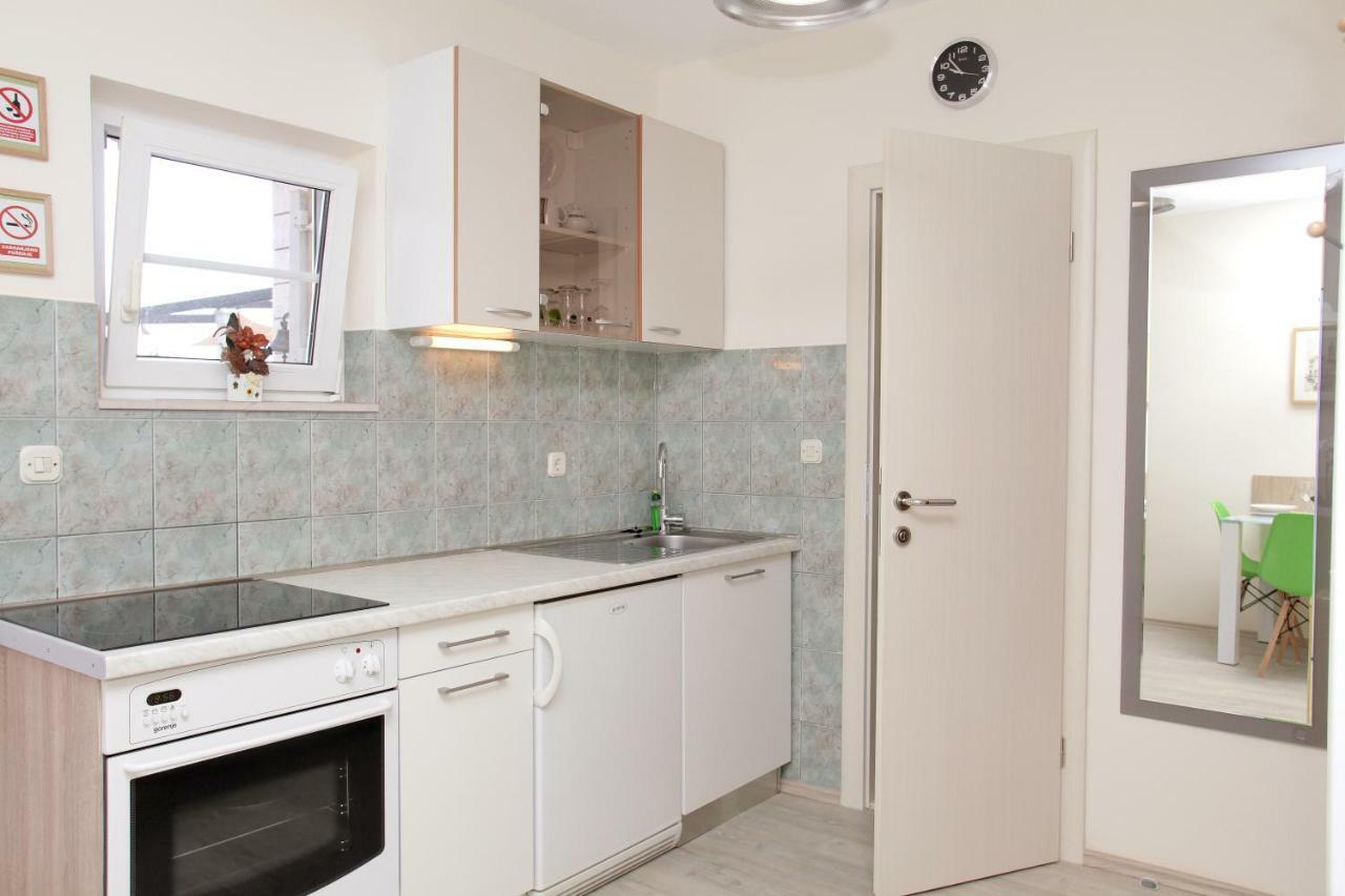 Apartments Viki Трогір Екстер'єр фото