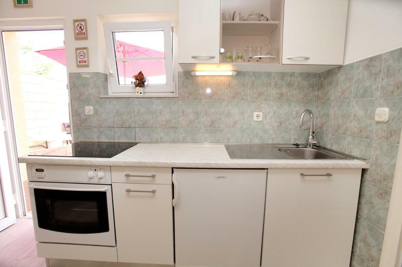 Apartments Viki Трогір Екстер'єр фото