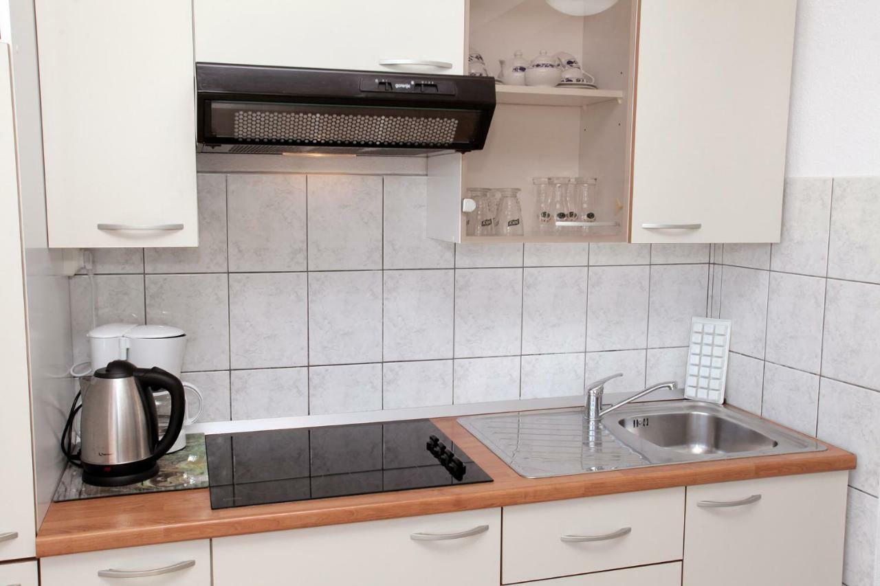 Apartments Viki Трогір Екстер'єр фото